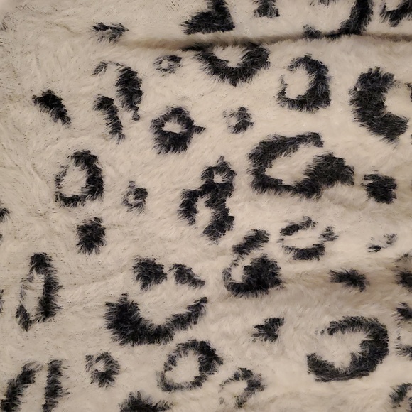 Bluivy Cardigan Sweater Size M/L Leopard Print NWNT - Picture 5 of 7